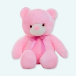 Cette jolie peluche lumineuse de couleur rose est un ours au pelage ultra doux. Votre enfant aimera s'endormir auprès de la douce veilleuse ou lui faire plein de câlins. Cette peluche se tient naturellement assise, elle a une jolie posture et peut-être également utilisée en objet de décoration dans une chambre de petite fille.