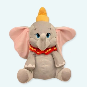 Un grande et magnifique peluche toute douce de notre ami Dumbo l'éléphant. Le héros aux grandes oreilles sera le compagnon idéal pour toutes les étapes du développement de votre enfant, Dumbo sera toujours la pour le consoler ou l'encourager. Cet adorable jouet deviendra certainement le meilleur ami de votre enfant.