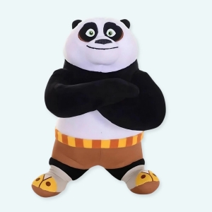 Découvrez la peluche Po kung fu panda , tellement mignonne, pourtant très redoutable dans les combats ! Avec elle, apprenez les arts martiaux, mais n'oubliez pas de la câliner le soir après une journée bien chargée ! Cette magnifique peluche Po est le héros du film d'animation Kung Fu Panda, l'idéale pour offrir !