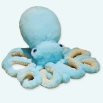 Voici la peluche pieuvre bleue claire trop mignonne, la peluche aventurière ! Elle adore nager dans l'océan à la découverte de merveilleux trésors ! Votre enfant adorera l'accompagner à l'aventure ! Achetez cette peluche pieuvre bleue claire en forme de coeur et offrez-la à la personne que vous aimez !