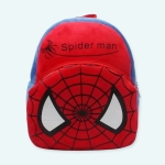 Un sac à dos en peluche à l'effigie de Spiderman, l'homme araignée. L’arrière du sac à dos est fait dans une matière respirante et conçue pour soulager la pression du dos de votre enfant. Spiderman est un sac à dos en peluche idéal pour les enfants.