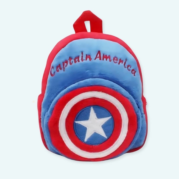 Un sac à dos en peluche en forme du Bouclier de Captain America. L’arrière du sac à dos est fait dans une matière respirante et conçue pour soulager la pression du dos de votre enfant. Le sac à dos en peluche qui est parfait pour les enfants qui adorent les super-héros !