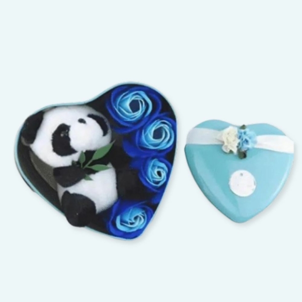 Vous êtes en pleine recherche de comment surprendre votre partenaire avec un super cadeau ? Nous avons la solution avec cette peluche panda coffré bleu clair Saint Valentin, elle est incroyable et magique pour offrir comme cadeau à votre amour. Cette peluche panda bleue Saint Valentin est le cadeau idéal pour votre bien-aimé(e) !