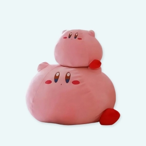 Disponible en 2 tailles, grande ou petite, cette peluche Kirby a toute sa place dans la chambre de votre enfant par exemple. Super douce, il pourra la prendre affectueusement dans ses bras ou s'en servir d'oreiller. Libre à vous aussi de construire une famille de Kirby avec différents modèles que nous vous proposons.