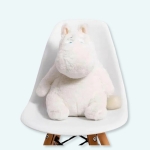 Cette peluche oreiller hippopotame blanc, elle est super douce, est sûr de devenir la peluche favorite de votre enfant. Sa surface lisse et son design mignon en font un ajout parfait à n'importe quelle pièce. Fabriqué avec du coton de haute qualité, cet oreiller est sûr de durer. Il est parfait !