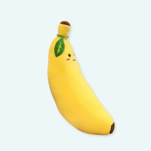 Nous, on adore les bananes, surtout notre peluche banane géante ! Choisissez la taille qui vous plaît le plus : 80 cm ou 100 cm. Notre peluche est extra douce et de qualité optimale pour vous offrir toujours plus de réconfort et de tendresse lors de vos moments câlins.