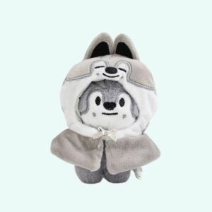 Peluche loup gris assis aux yeux brodés, peluche toute douce